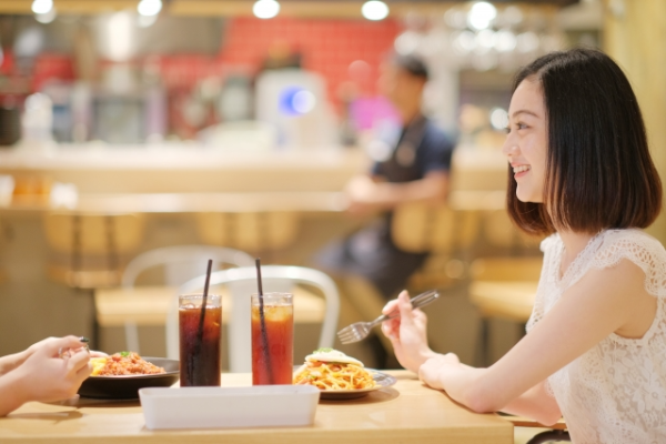 日本の飲食店における接客業について解説